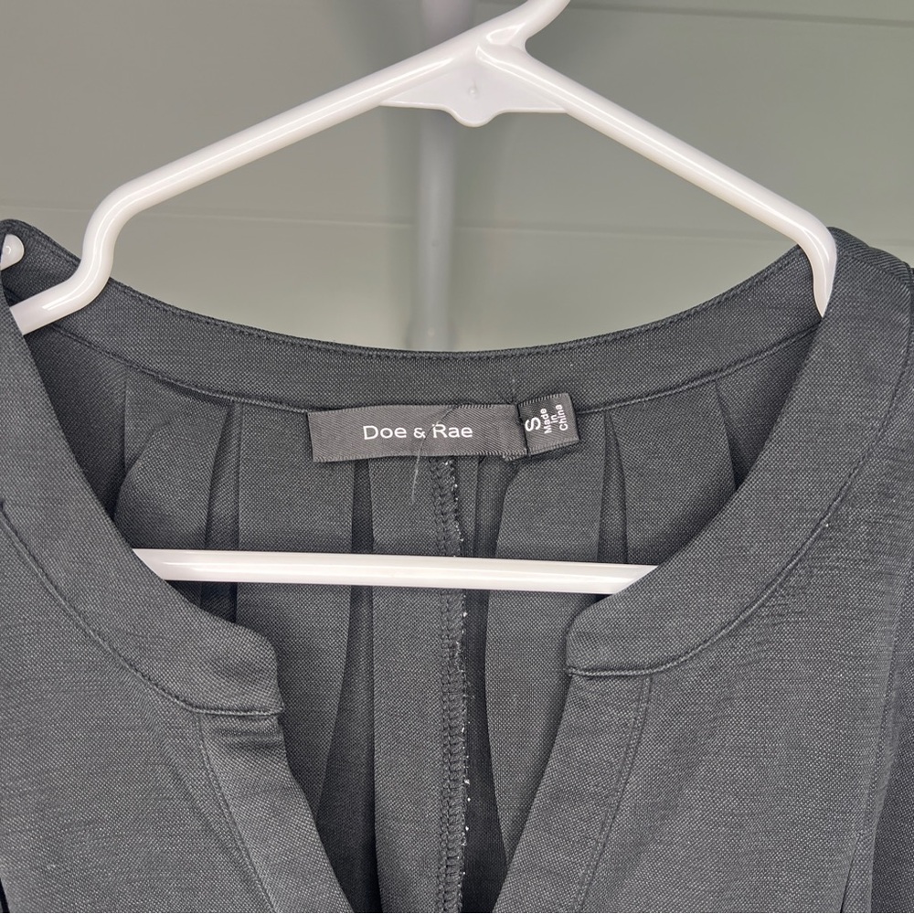 Doe & Rae Black Blouse - Picture 4 of 4